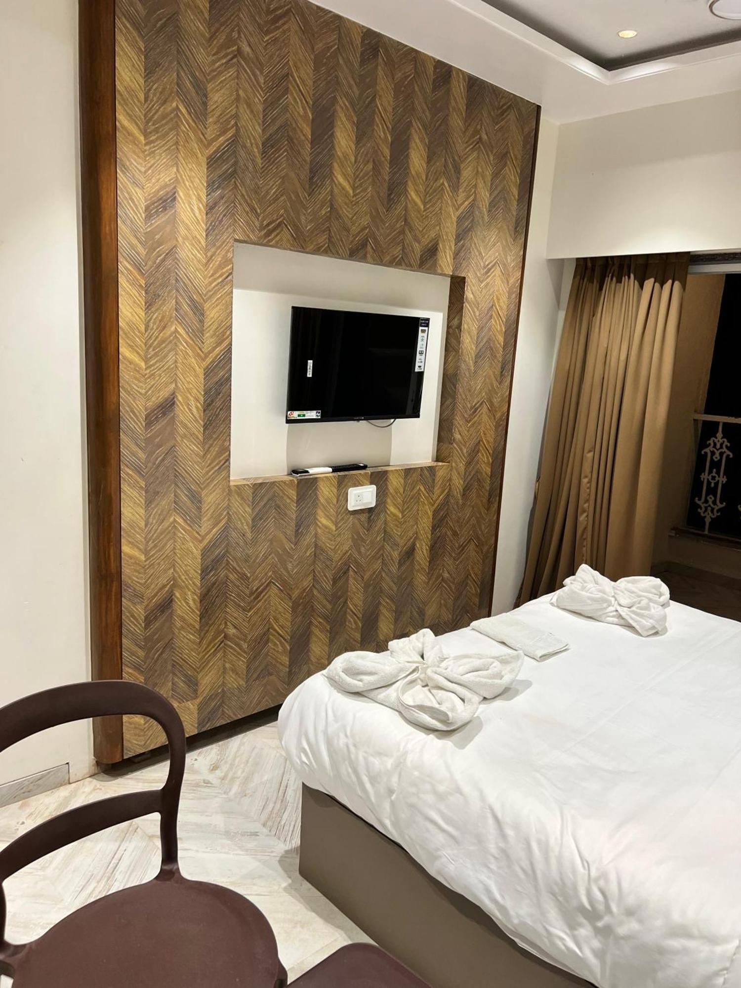 The Grand Leela Resort Khopoli Exterior foto