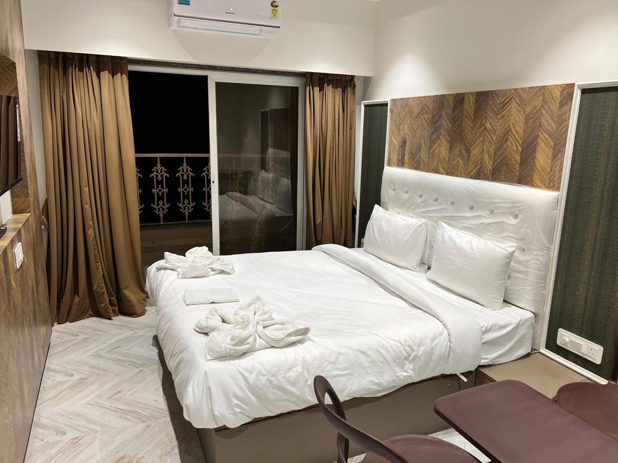 The Grand Leela Resort Khopoli Exterior foto